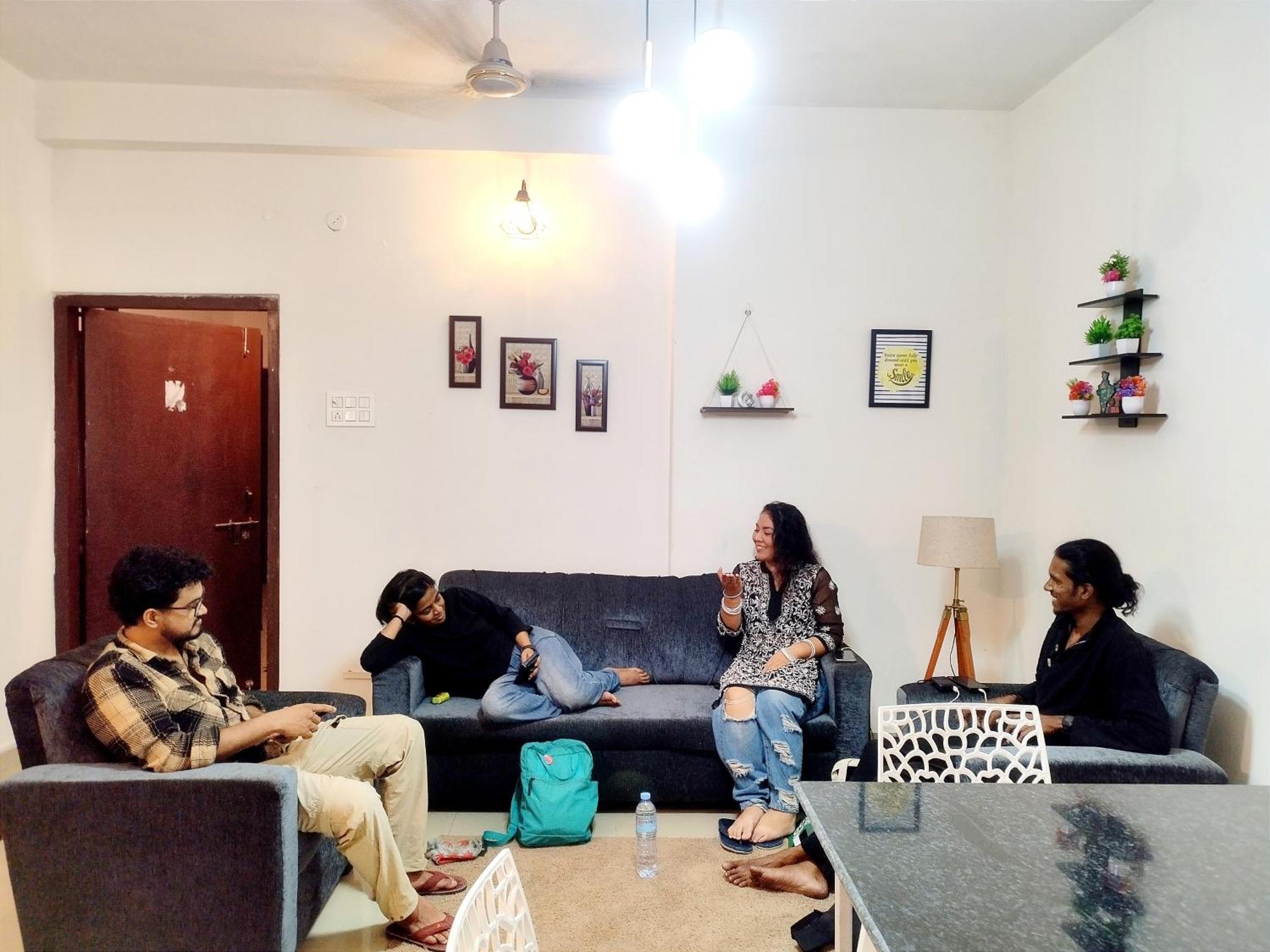 Nomad'S Nest Backpackers Hostel Guwahati Esterno foto